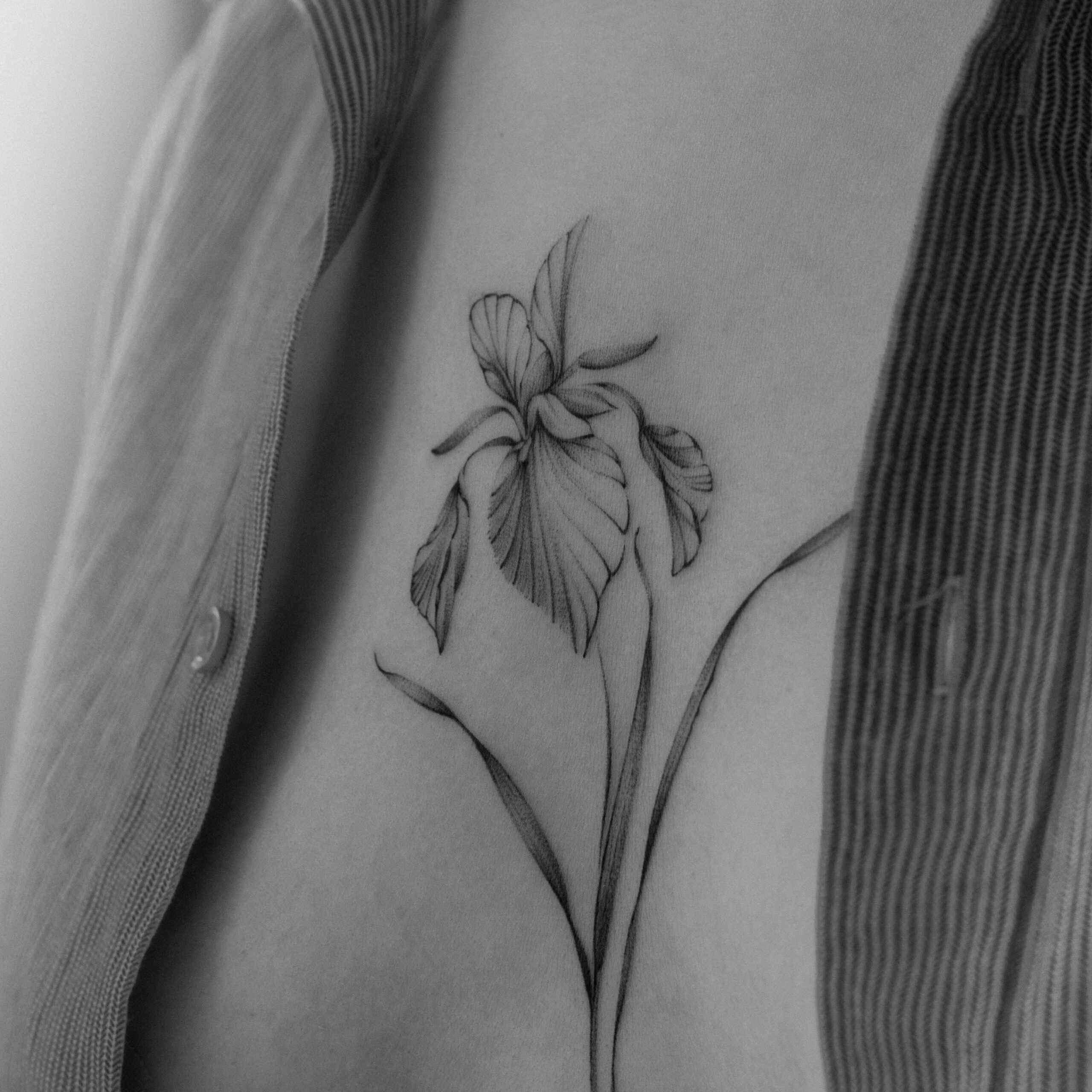 Elegant Fineline Tattoo Art Amsterdam