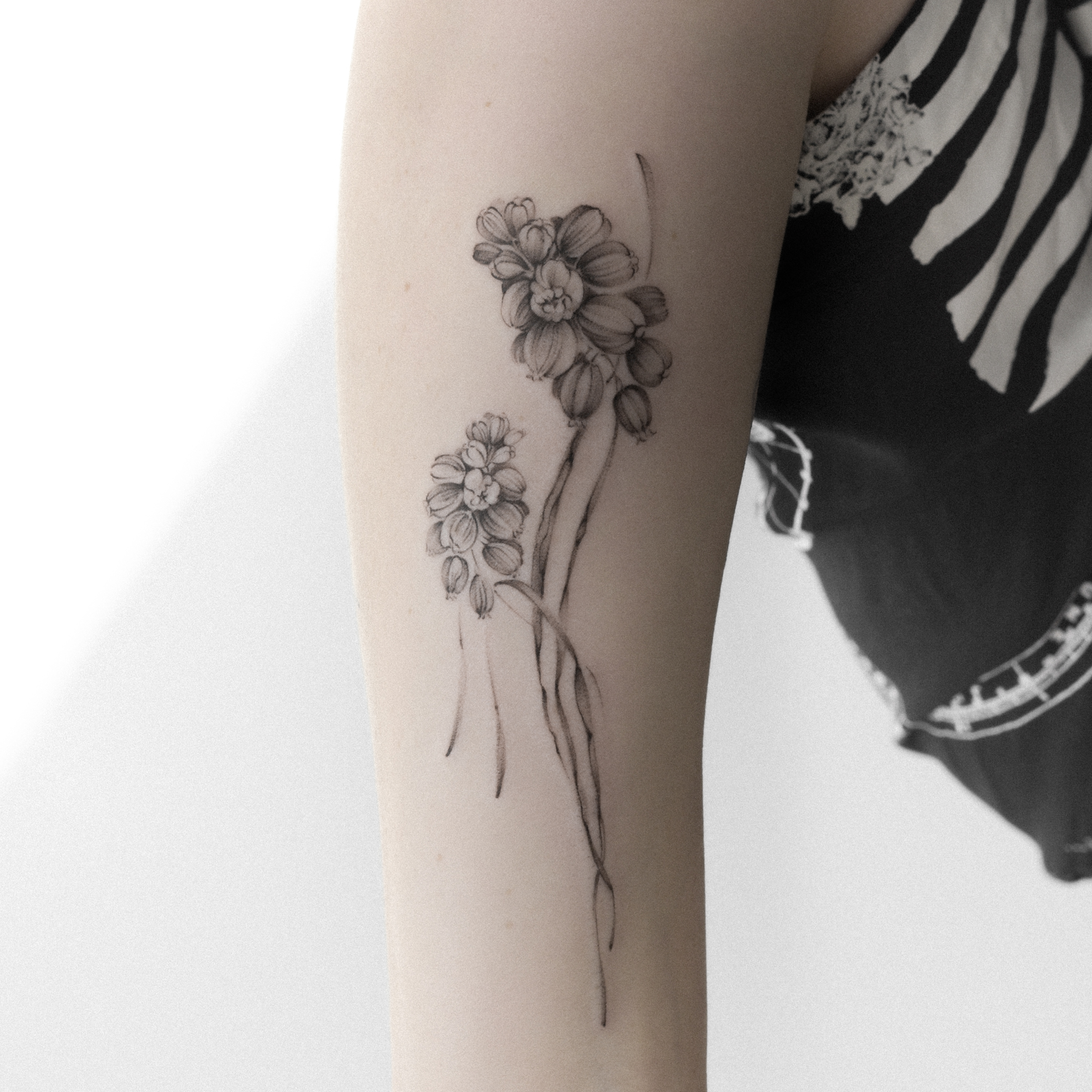 12 Minimalist Flower Tattoo Ideas And Their Hidden Meanings | Preview.ph